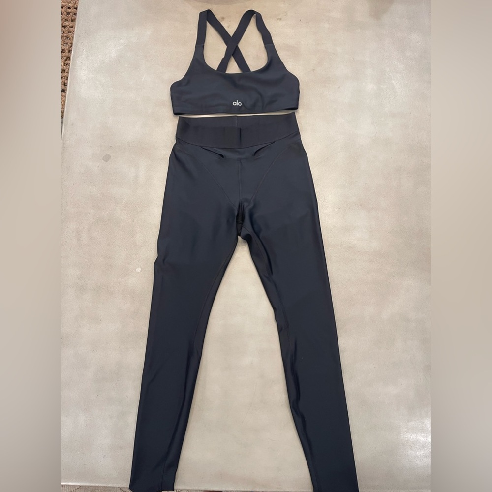 Also Yoga workout set, sports bra and leggings
